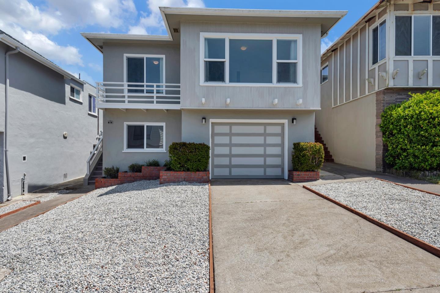Detail Gallery Image 1 of 36 For 79 Morningside Dr, Daly City,  CA 94015 - 2 Beds | 1 Baths