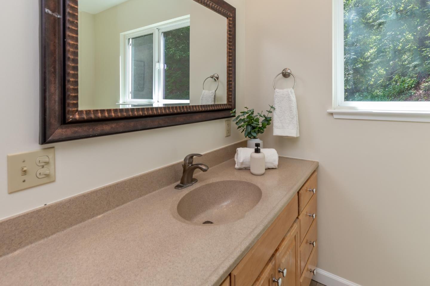 Detail Gallery Image 15 of 32 For 21825 Stage Coach Rd, Los Gatos,  CA 95033 - 3 Beds | 2 Baths