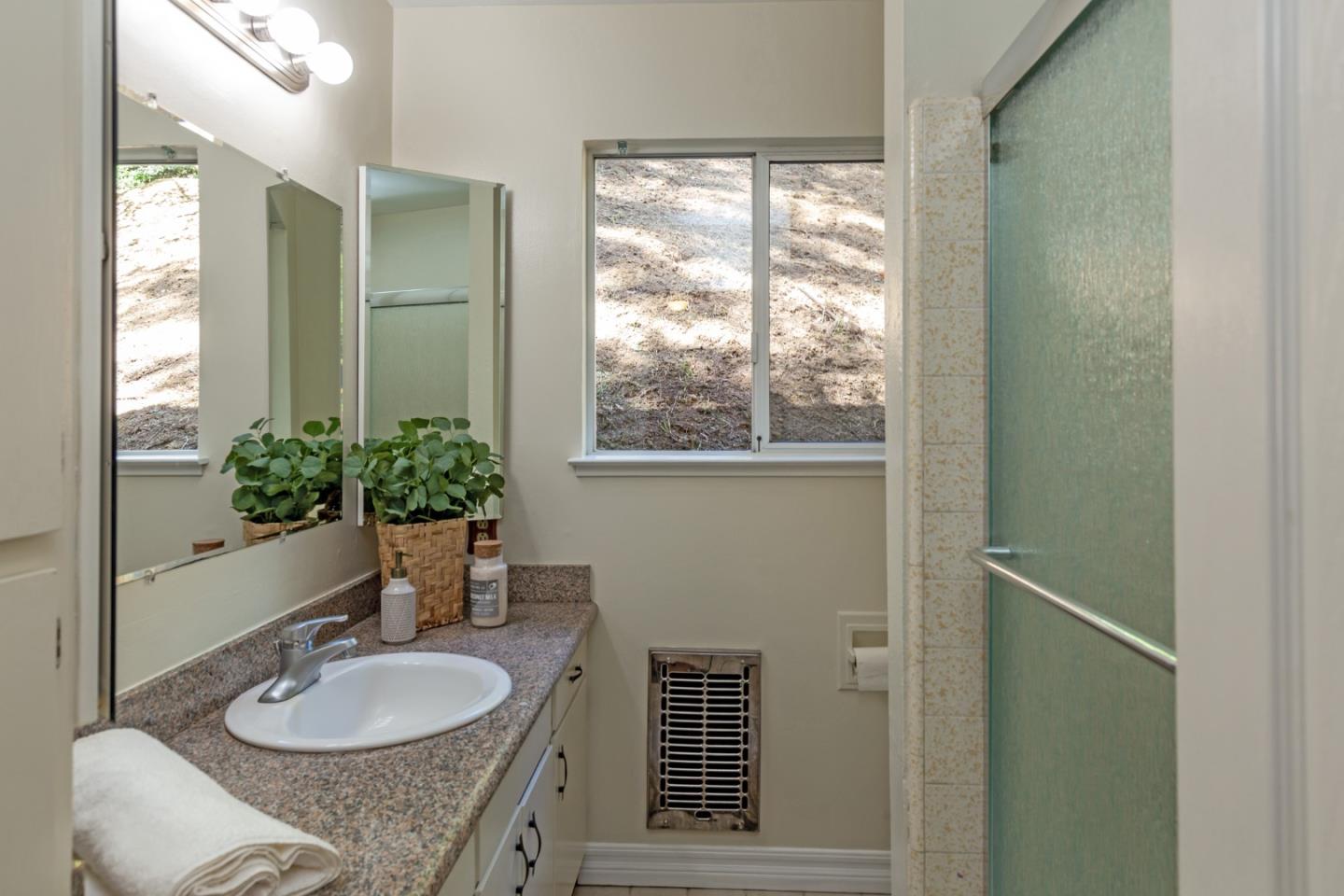 Detail Gallery Image 18 of 32 For 21825 Stage Coach Rd, Los Gatos,  CA 95033 - 3 Beds | 2 Baths