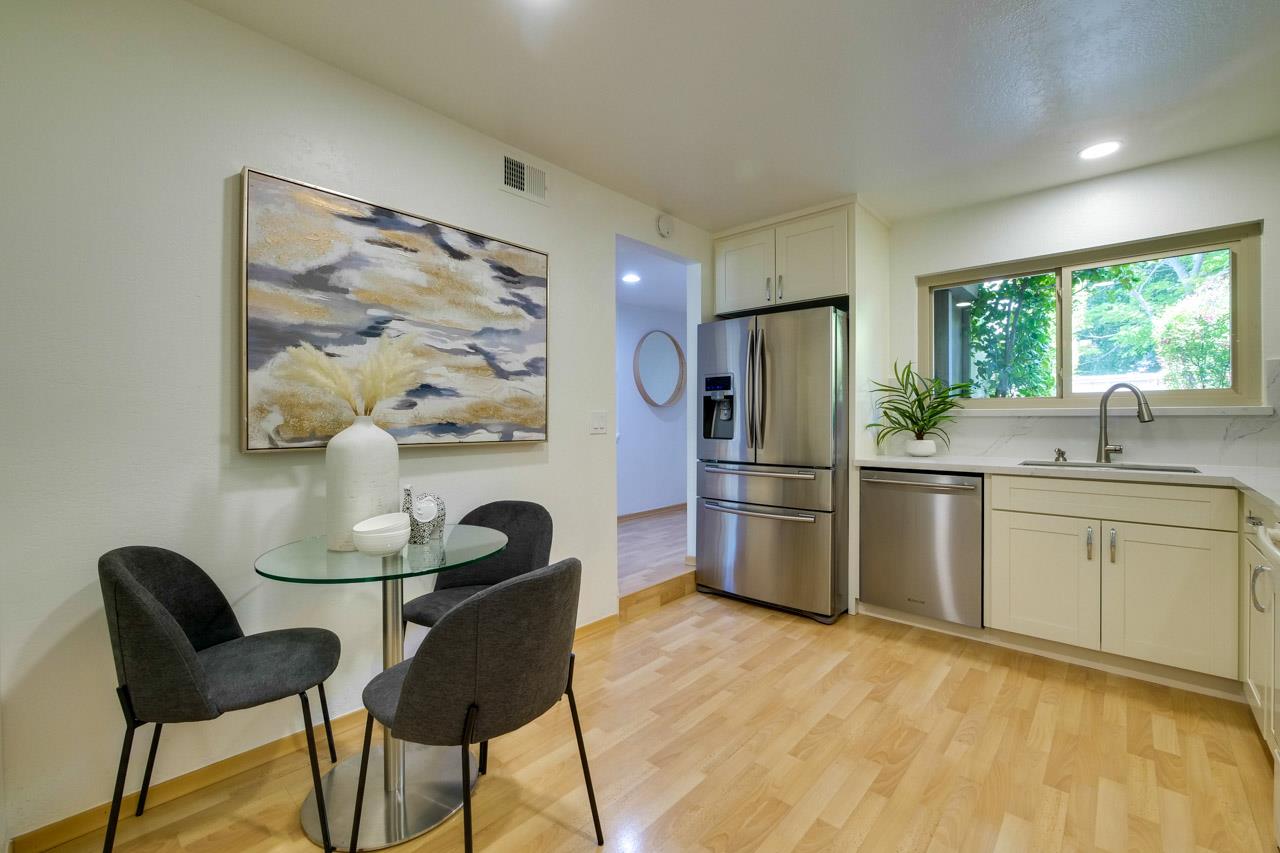 Detail Gallery Image 17 of 50 For 10131 Firwood Dr, Cupertino,  CA 95014 - 3 Beds | 2/1 Baths