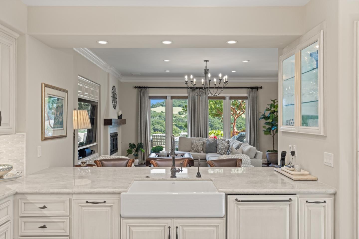 Detail Gallery Image 12 of 57 For 220 Mirasol Way, Monterey,  CA 93940 - 4 Beds | 4 Baths