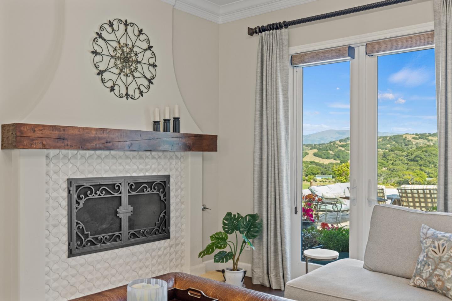 Detail Gallery Image 18 of 57 For 220 Mirasol Way, Monterey,  CA 93940 - 4 Beds | 4 Baths