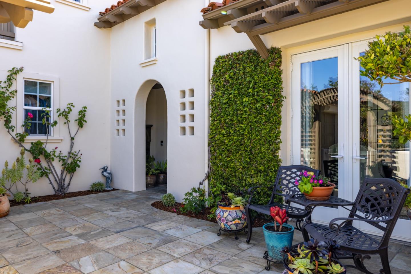Detail Gallery Image 4 of 57 For 220 Mirasol Way, Monterey,  CA 93940 - 4 Beds | 4 Baths
