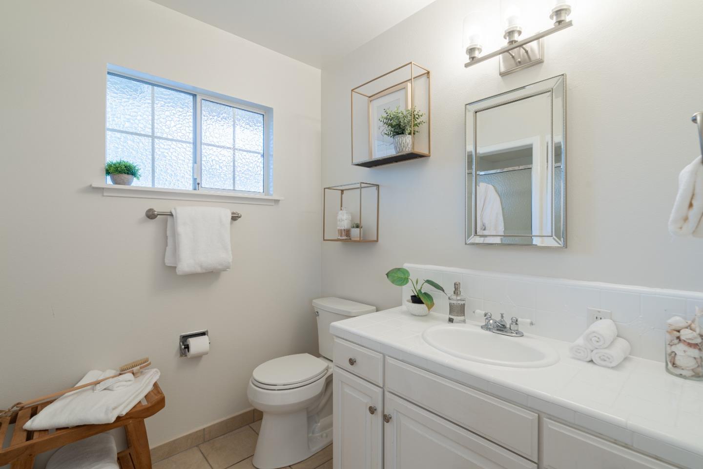 Detail Gallery Image 11 of 30 For 496 Rincon Ave, Sunnyvale,  CA 94086 - 4 Beds | 2 Baths