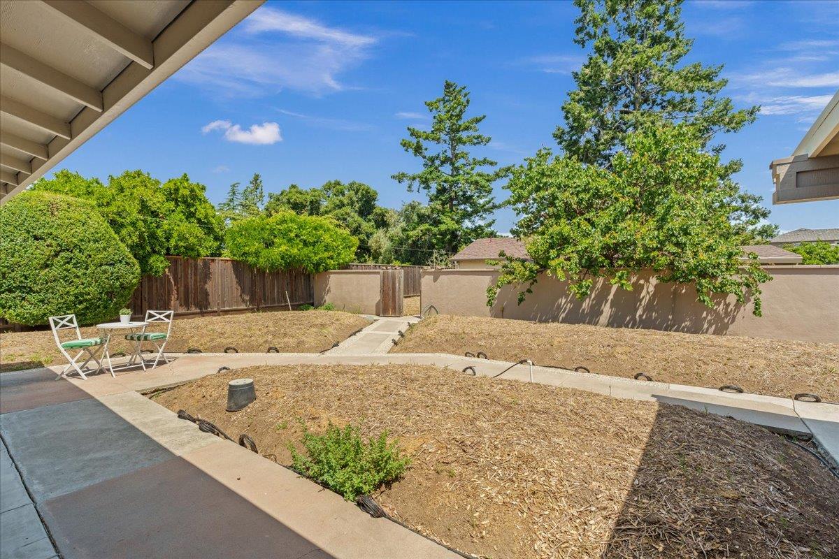 Detail Gallery Image 26 of 41 For 14324 Bercaw Ln, San Jose,  CA 95124 - 4 Beds | 2 Baths