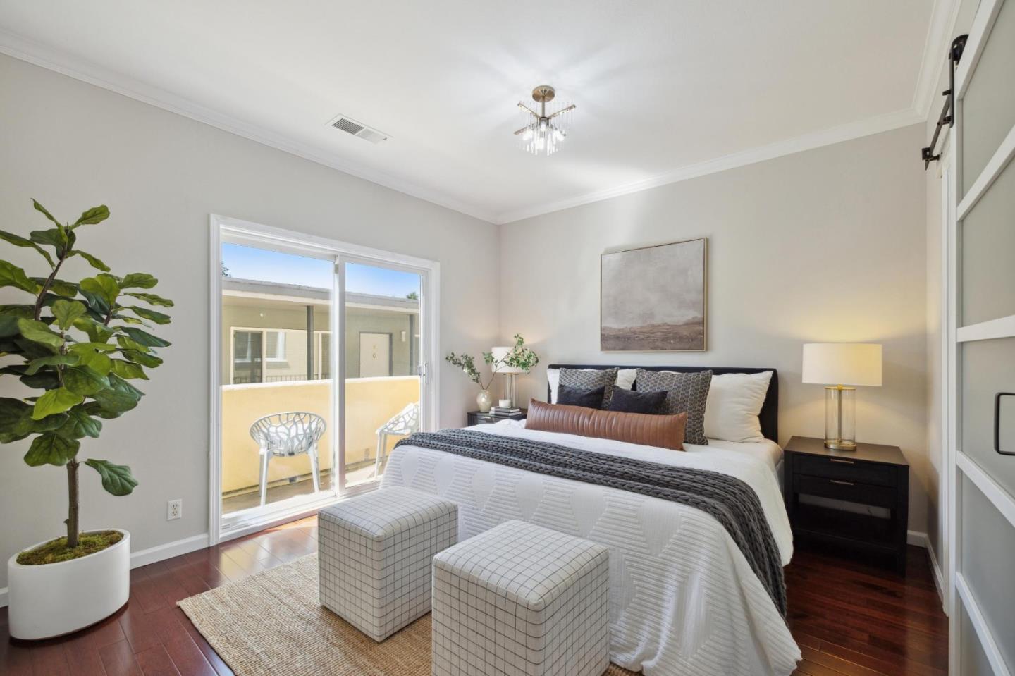 Detail Gallery Image 23 of 32 For 1408 El Camino Real #1,  Burlingame,  CA 94010 - 2 Beds | 2/1 Baths