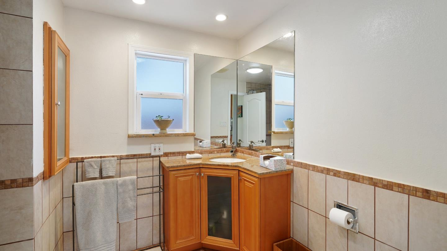 Detail Gallery Image 27 of 41 For 938 Fulton St, Redwood City,  CA 94061 - 3 Beds | 2 Baths