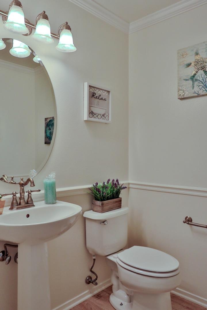 Detail Gallery Image 17 of 38 For 465 Mantelli Dr, Gilroy,  CA 95020 - 3 Beds | 2/1 Baths