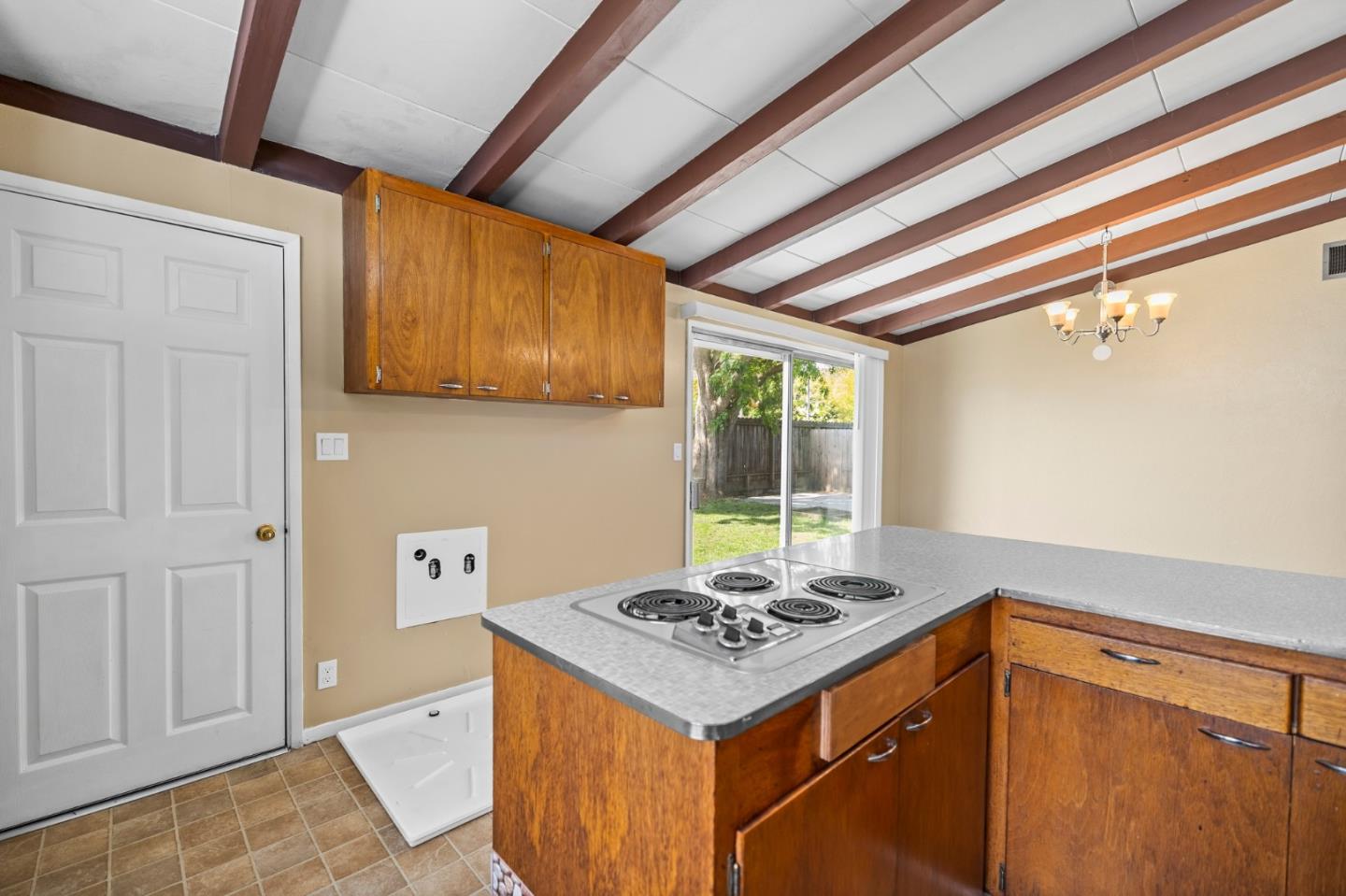 Detail Gallery Image 19 of 41 For 721 Walnut Ln, Hollister,  CA 95023 - 3 Beds | 2 Baths
