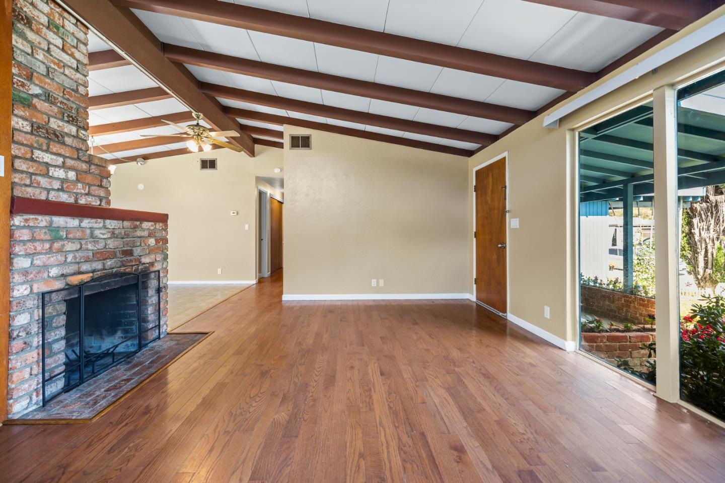 Detail Gallery Image 9 of 41 For 721 Walnut Ln, Hollister,  CA 95023 - 3 Beds | 2 Baths
