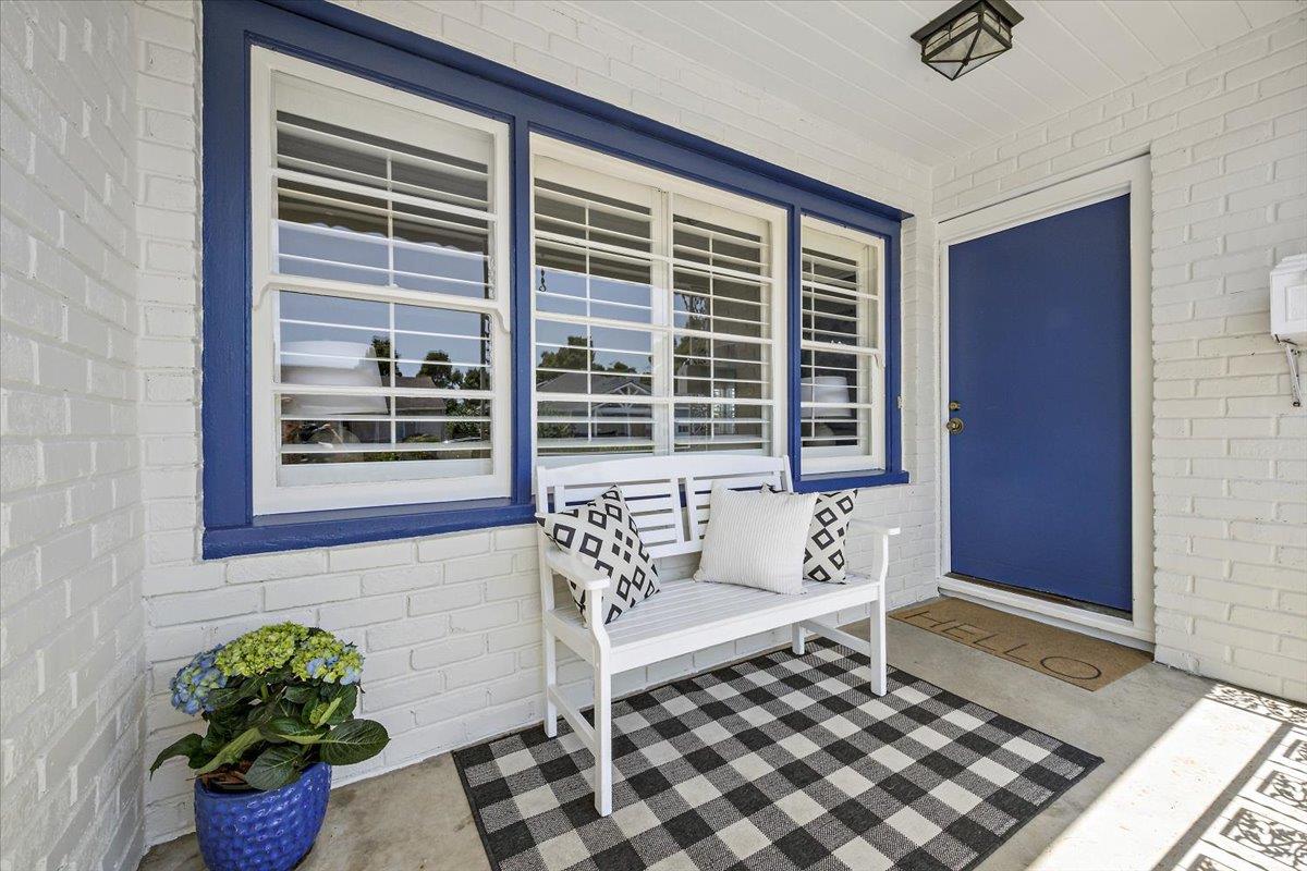 Detail Gallery Image 2 of 20 For 1705 Peck Ave, San Mateo,  CA 94401 - 4 Beds | 2 Baths