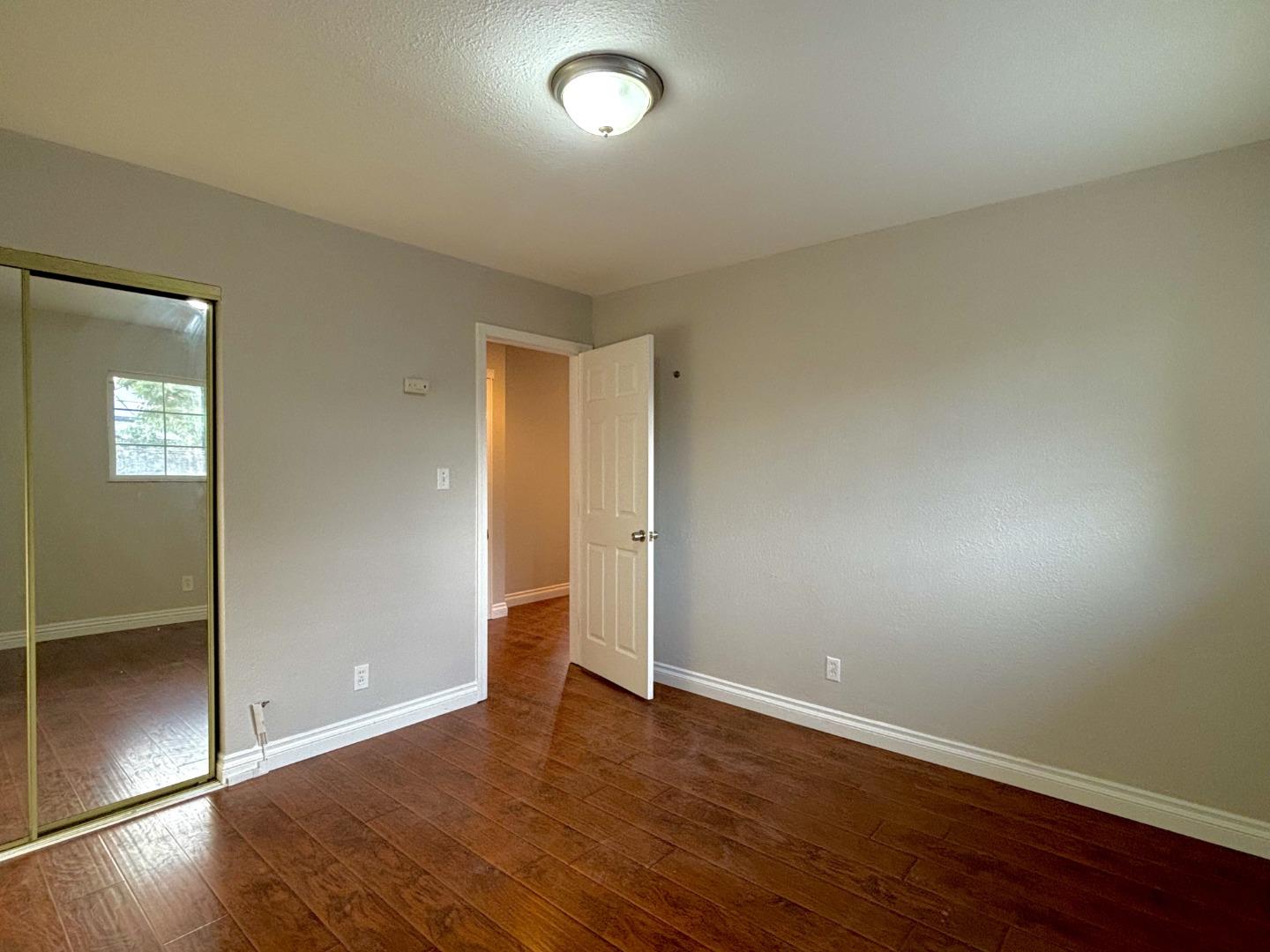 Detail Gallery Image 10 of 25 For 421 Nerdy Ave, San Jose,  CA 95111 - 5 Beds | 2/1 Baths