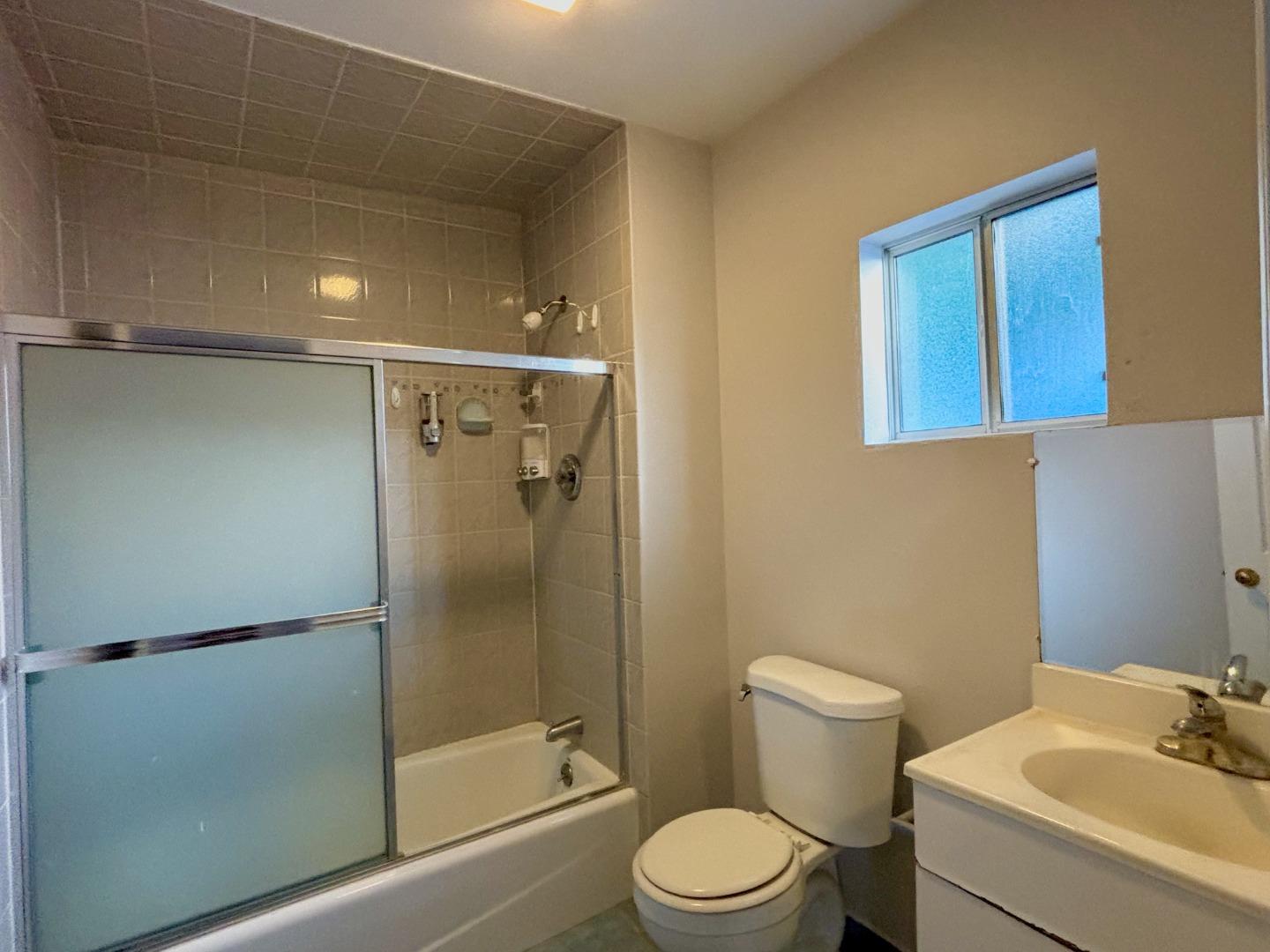 Detail Gallery Image 19 of 25 For 421 Nerdy Ave, San Jose,  CA 95111 - 5 Beds | 2/1 Baths