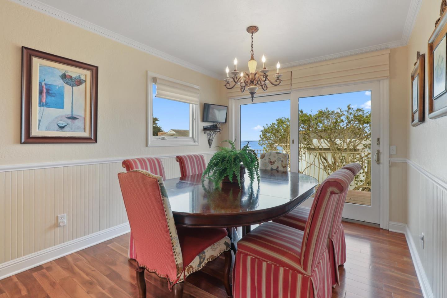 Detail Gallery Image 11 of 39 For 830 Balboa Ave, Pacific Grove,  CA 93950 - 3 Beds | 2 Baths