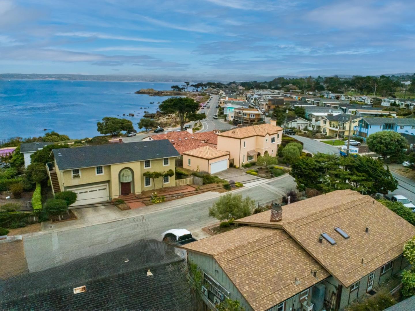Detail Gallery Image 2 of 39 For 830 Balboa Ave, Pacific Grove,  CA 93950 - 3 Beds | 2 Baths