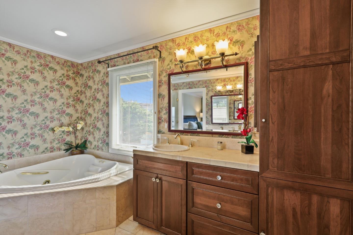 Detail Gallery Image 27 of 39 For 830 Balboa Ave, Pacific Grove,  CA 93950 - 3 Beds | 2 Baths