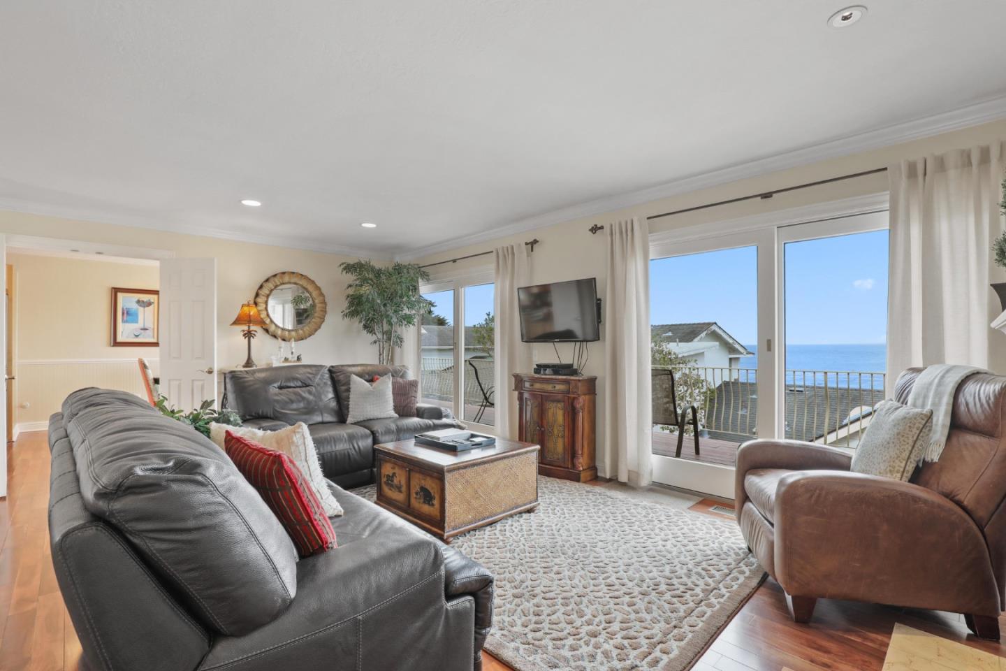 Detail Gallery Image 9 of 39 For 830 Balboa Ave, Pacific Grove,  CA 93950 - 3 Beds | 2 Baths