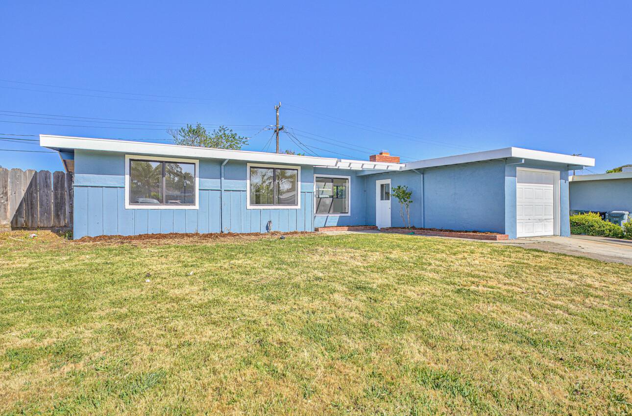 Detail Gallery Image 1 of 32 For 13 Harryette Dr, Salinas,  CA 93905 - 3 Beds | 1 Baths