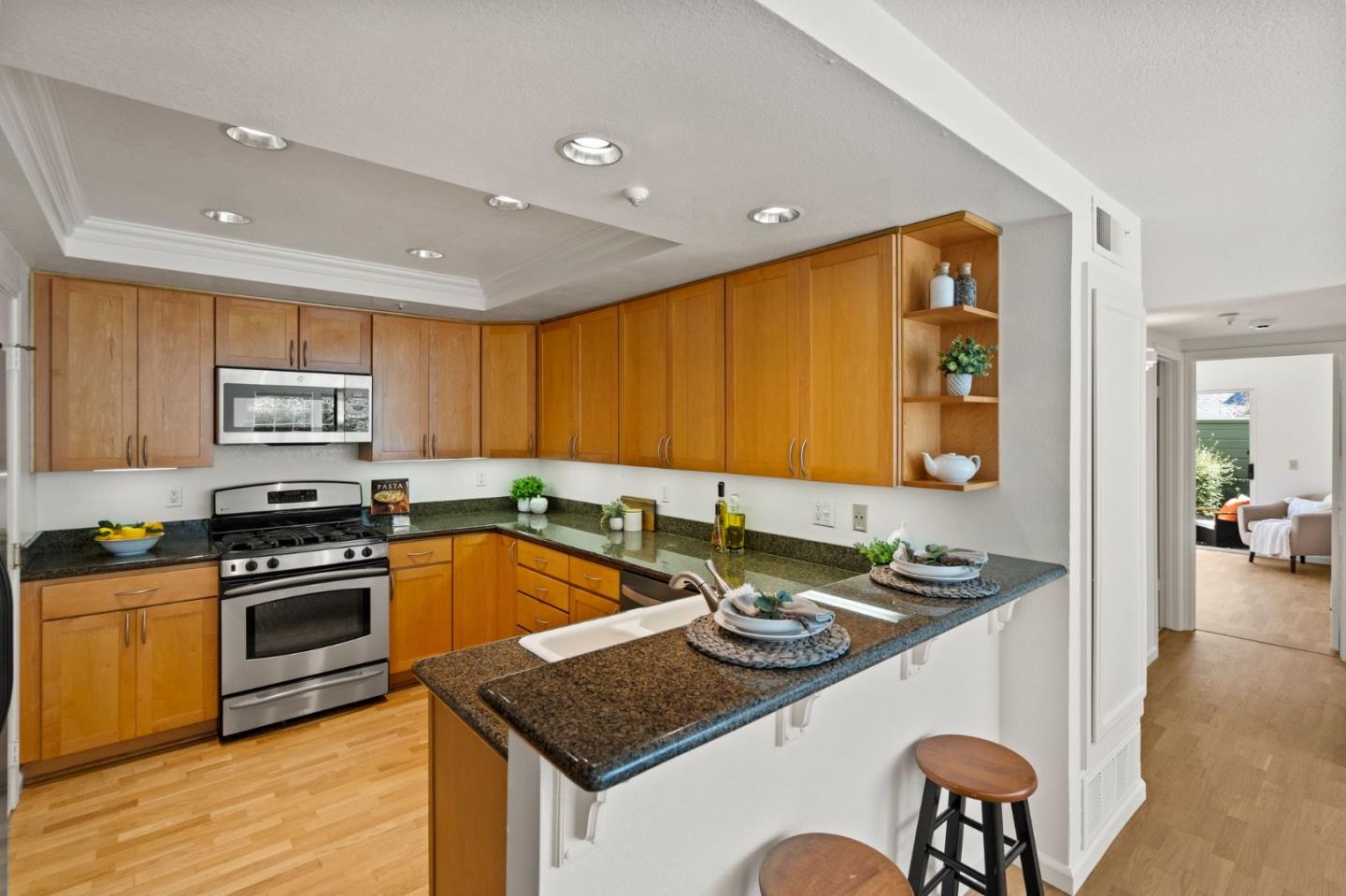Detail Gallery Image 10 of 57 For 1807 Ipswich Ln, Daly City,  CA 94014 - 2 Beds | 2 Baths