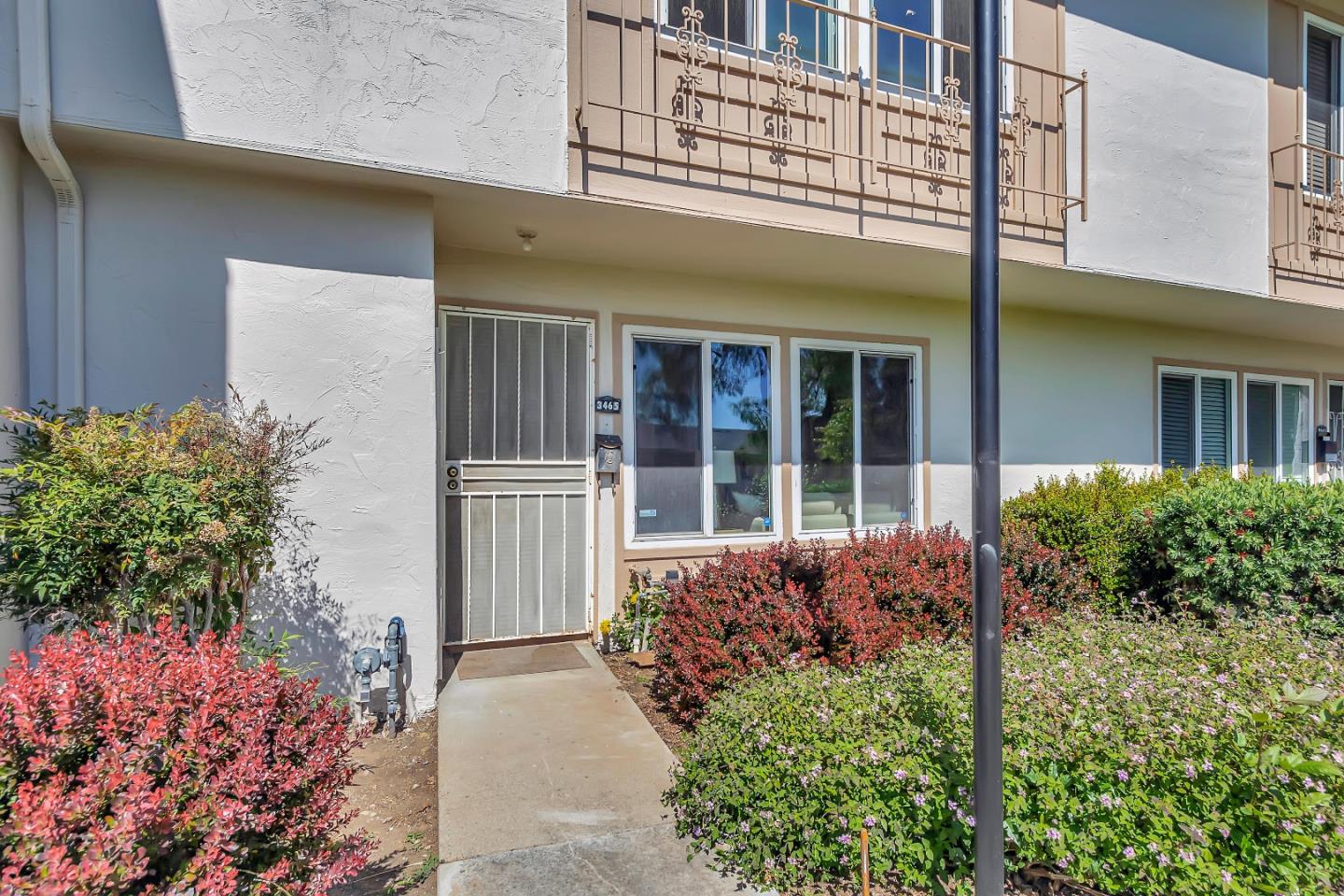 Detail Gallery Image 2 of 25 For 3465 Charing Cross Ln, San Jose,  CA 95132 - 3 Beds | 1/1 Baths
