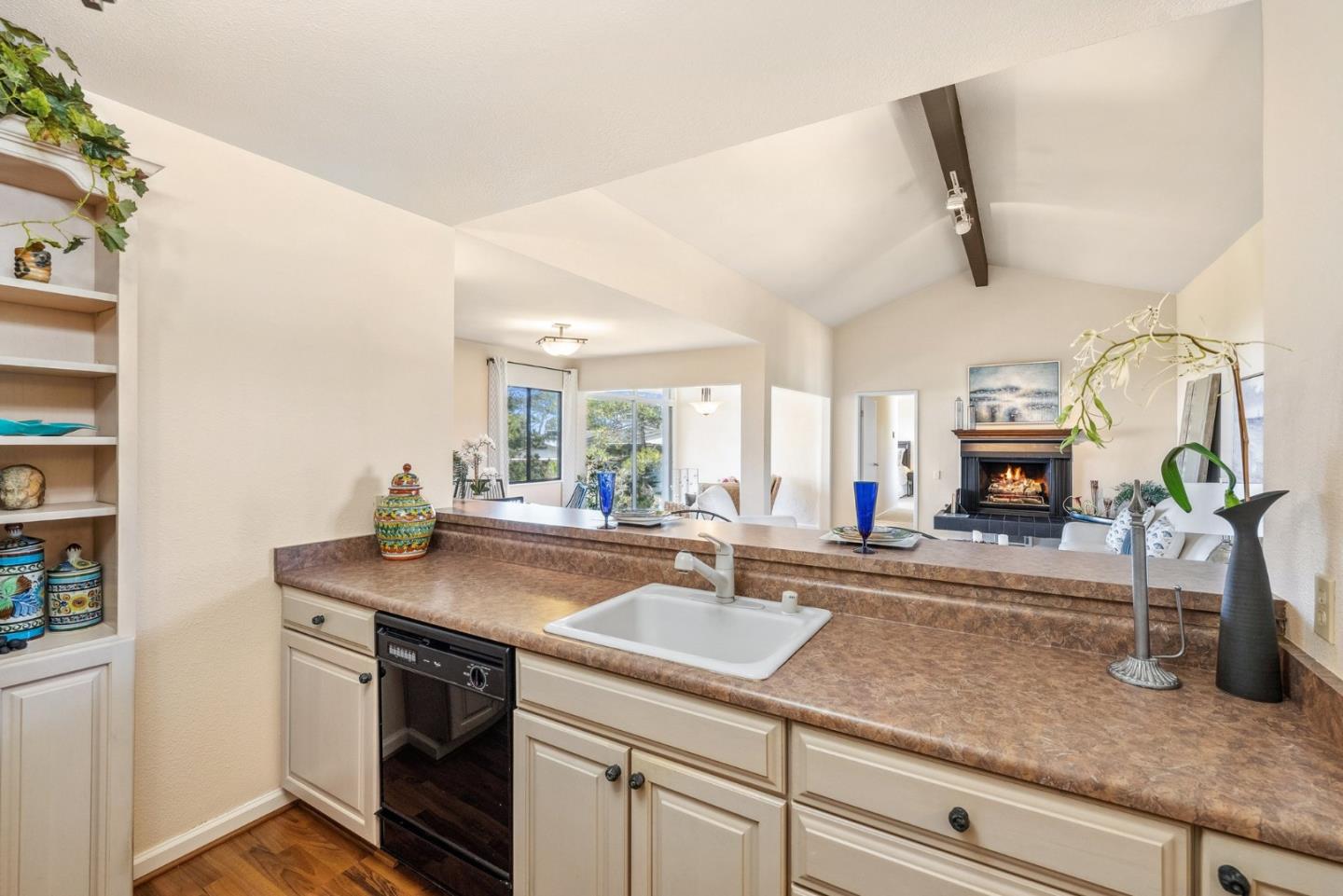 Detail Gallery Image 12 of 39 For 4 Ocean Pines Lane, Pebble Beach,  CA 93953 - 2 Beds | 2 Baths