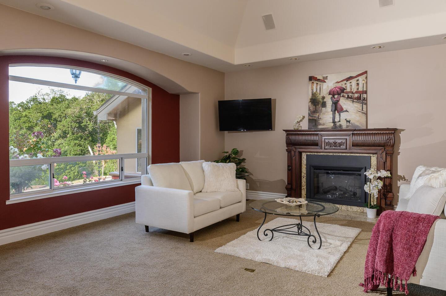 Detail Gallery Image 9 of 41 For 18035 Woodland Ave, Morgan Hill,  CA 95037 - 5 Beds | 4/2 Baths