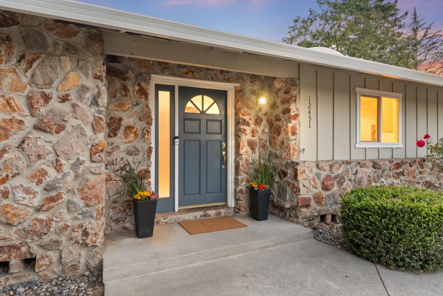 Detail Gallery Image 9 of 44 For 12451 Curry Ct, Saratoga,  CA 95070 - 4 Beds | 2/1 Baths