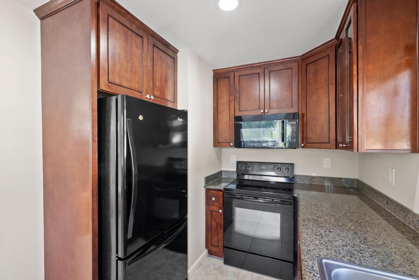 Detail Gallery Image 10 of 22 For 1925 Bellomy St #8,  Santa Clara,  CA 95050 - 2 Beds | 2 Baths