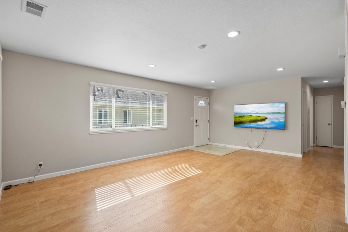 Detail Gallery Image 4 of 22 For 1925 Bellomy St #8,  Santa Clara,  CA 95050 - 2 Beds | 2 Baths