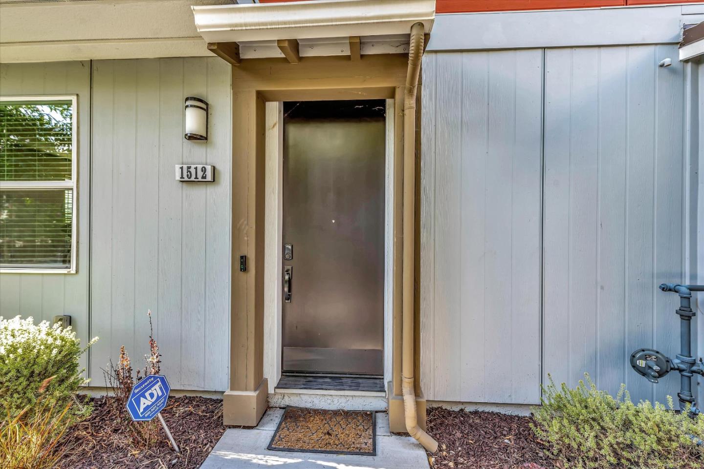 Detail Gallery Image 4 of 49 For 1512 Bond St, Milpitas,  CA 95035 - 3 Beds | 2 Baths