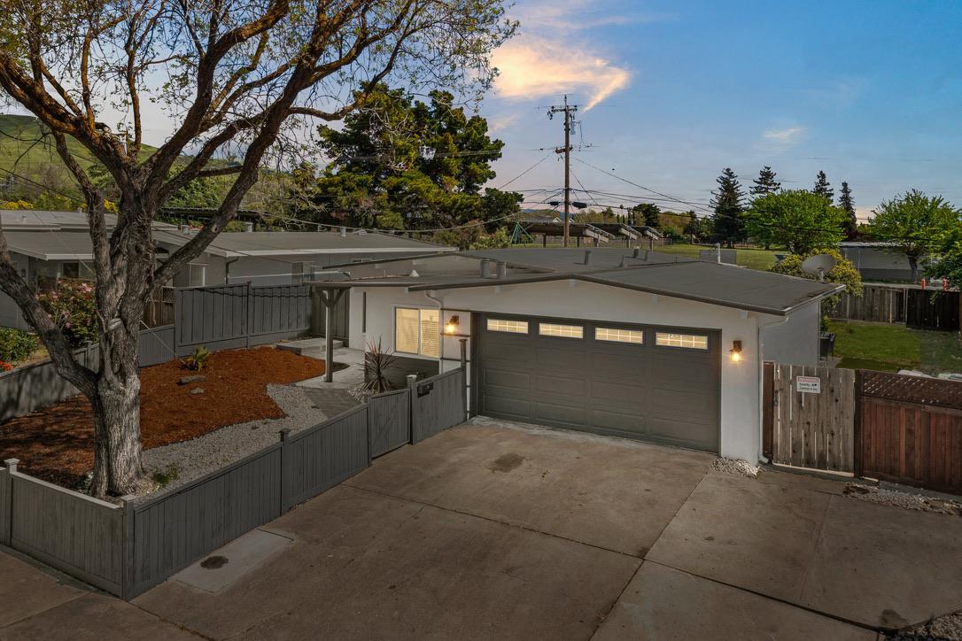 Detail Gallery Image 5 of 22 For 1620 Canton Dr, Milpitas,  CA 95035 - 4 Beds | 2 Baths