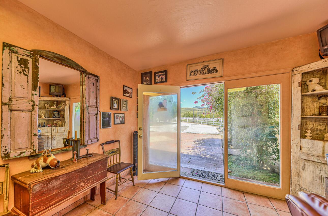 Detail Gallery Image 33 of 93 For 29225 Chualar Canyon Rd, Chualar,  CA 93925 - 4 Beds | 5/2 Baths