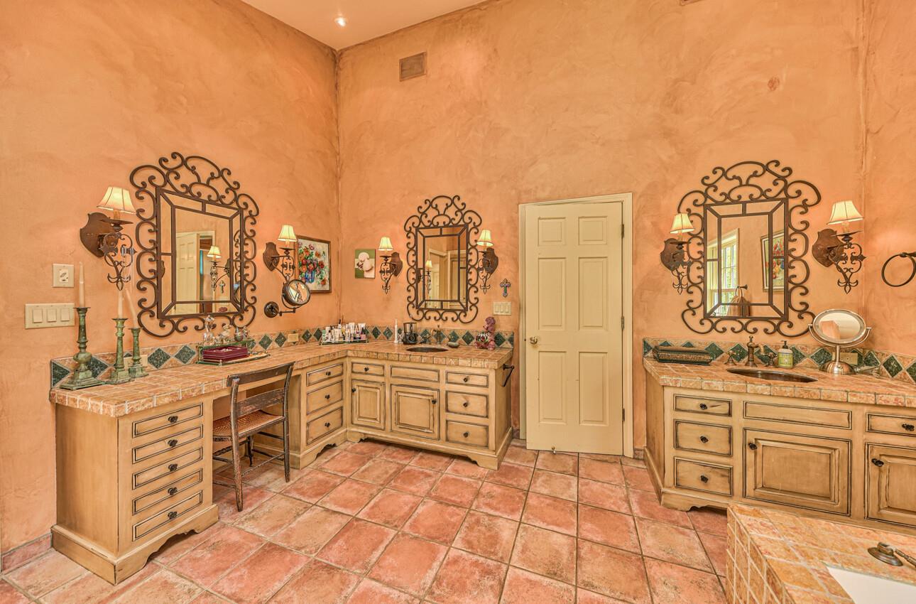 29225 Chualar Canyon Road, Chualar, California 93925, 4 Bedrooms Bedrooms, ,5 BathroomsBathrooms,Residential,For Sale,29225 Chualar Canyon Road,ML81967185