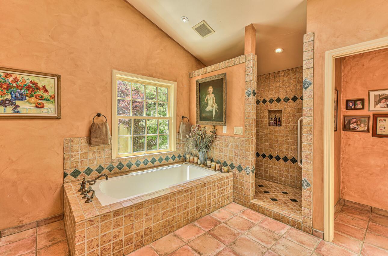 Detail Gallery Image 41 of 93 For 29225 Chualar Canyon Rd, Chualar,  CA 93925 - 4 Beds | 5/2 Baths