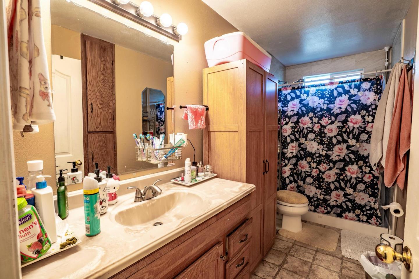 Detail Gallery Image 17 of 29 For 842 Suiter St, Hollister,  CA 95023 - 3 Beds | 1 Baths