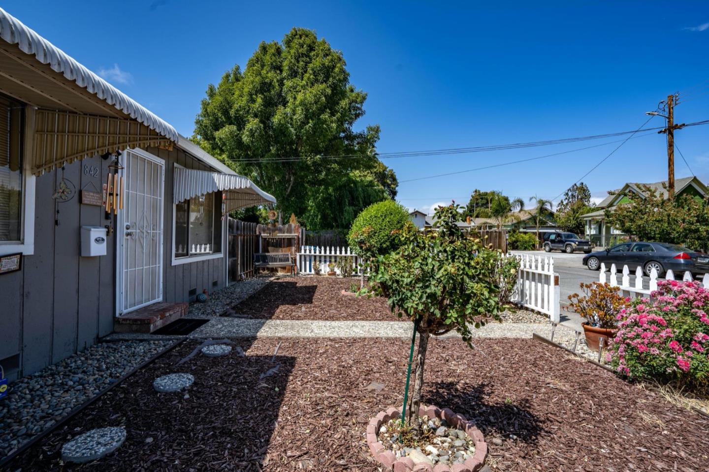 Detail Gallery Image 7 of 29 For 842 Suiter St, Hollister,  CA 95023 - 3 Beds | 1 Baths