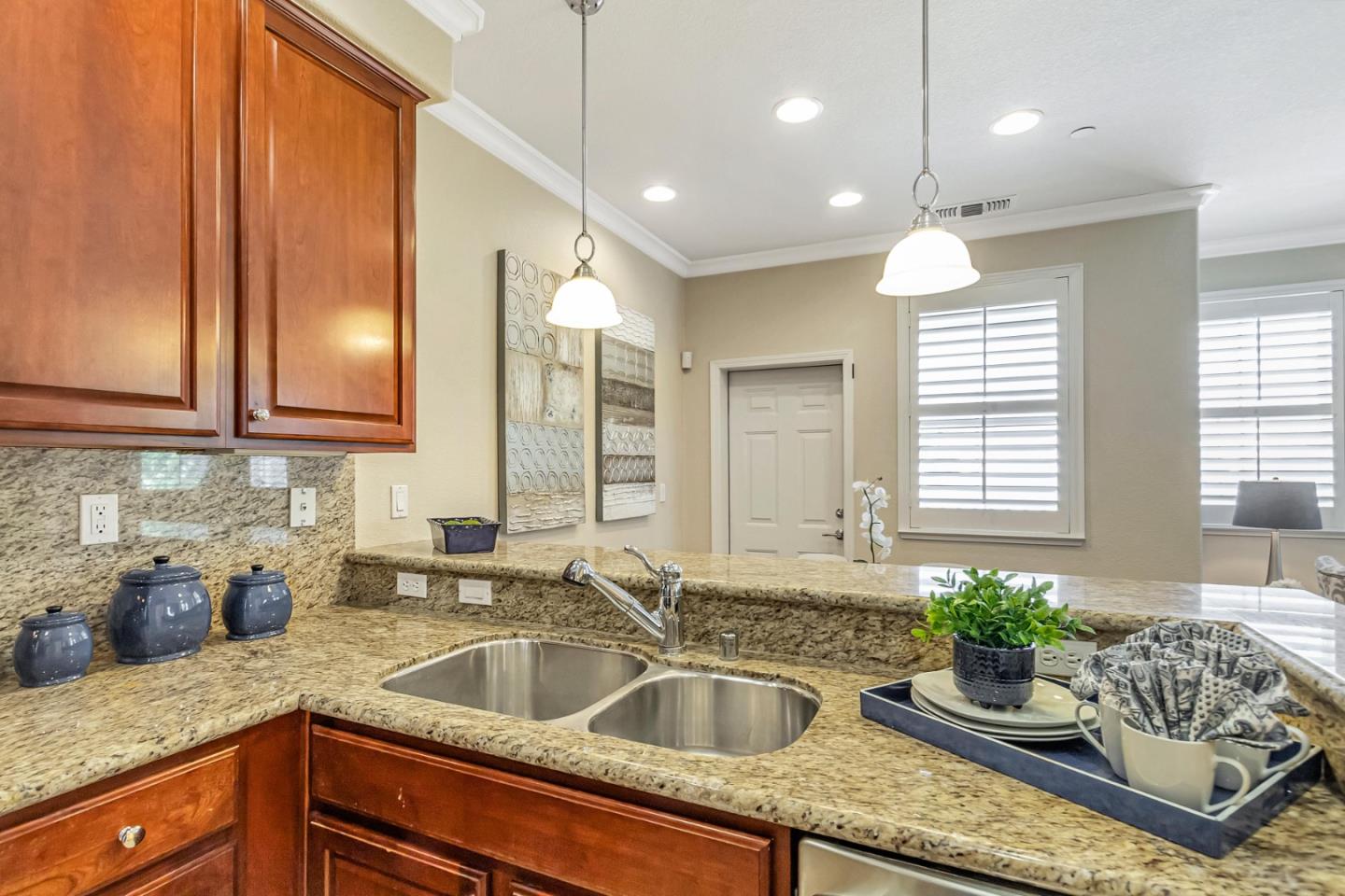 Detail Gallery Image 17 of 40 For 1121 Sierra Madres Ter, San Jose,  CA 95126 - 2 Beds | 2/1 Baths