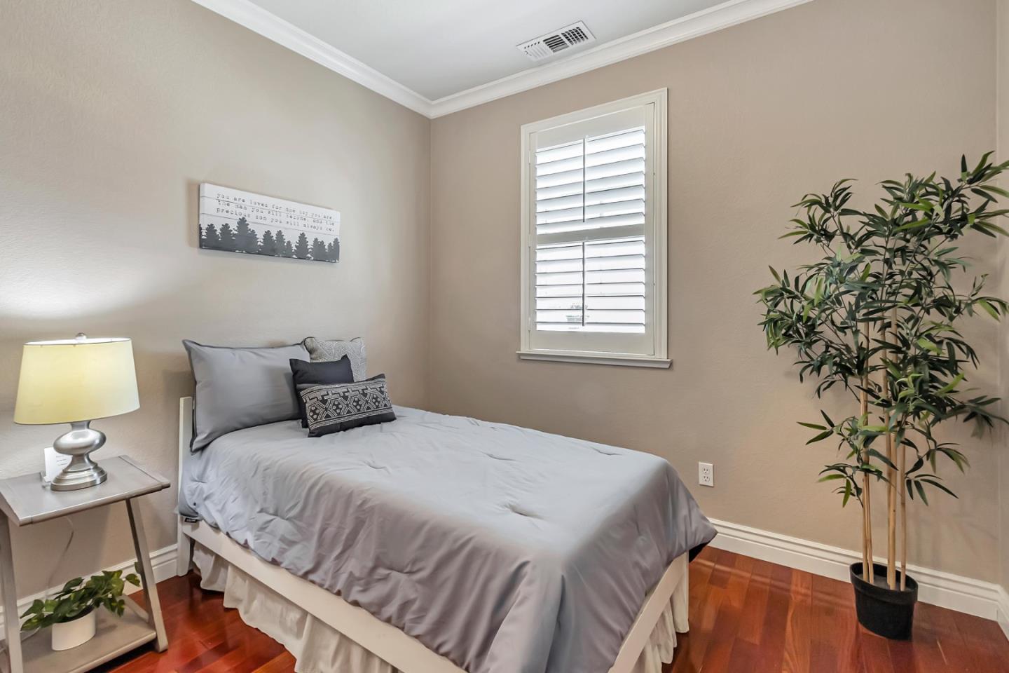 Detail Gallery Image 24 of 40 For 1121 Sierra Madres Ter, San Jose,  CA 95126 - 2 Beds | 2/1 Baths