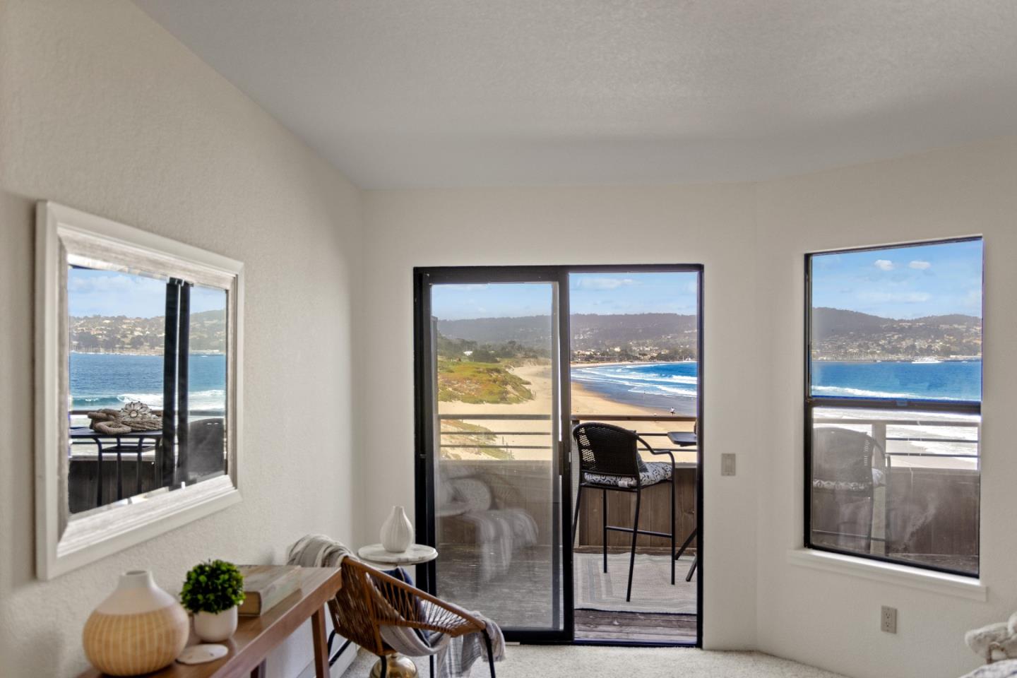 Detail Gallery Image 1 of 1 For 1 Surf Way #103,  Monterey,  CA 93940 - 1 Beds | 1 Baths