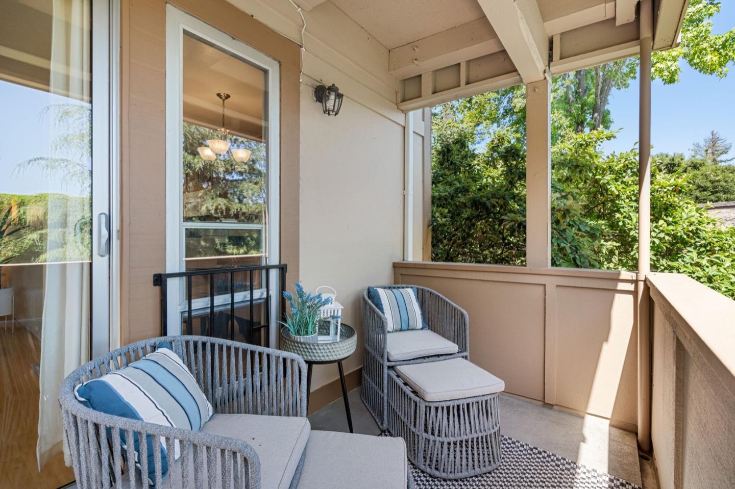 Detail Gallery Image 10 of 26 For 2464 W Bayshore Rd #3,  Palo Alto,  CA 94303 - 2 Beds | 1 Baths