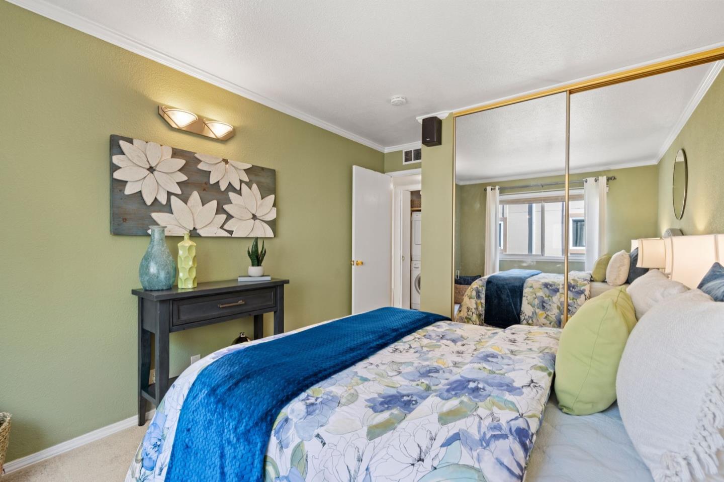 Detail Gallery Image 14 of 26 For 2464 W Bayshore Rd #3,  Palo Alto,  CA 94303 - 2 Beds | 1 Baths