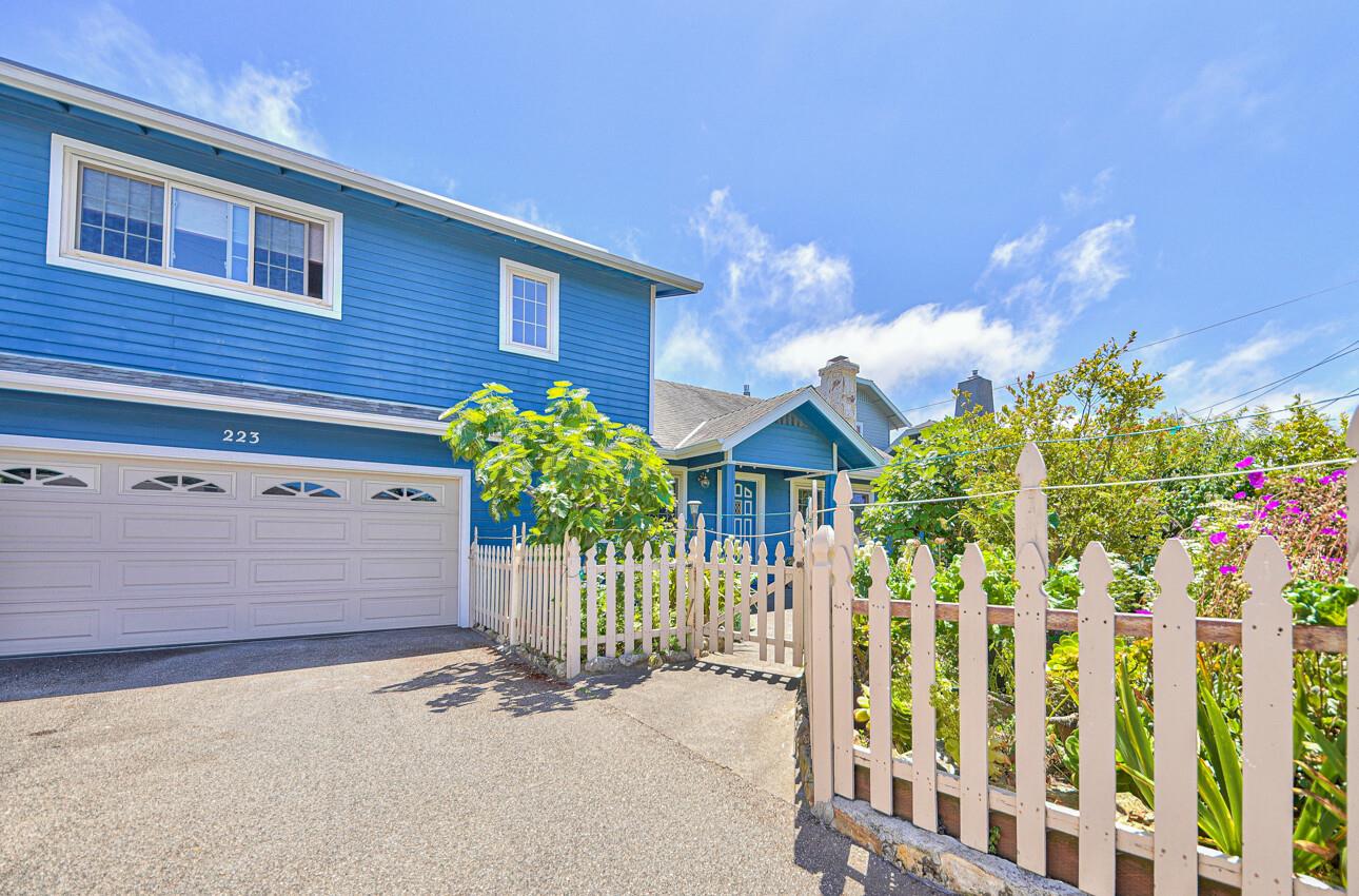 Detail Gallery Image 1 of 1 For 223 Bentley St, Pacific Grove,  CA 93950 - 3 Beds | 2 Baths