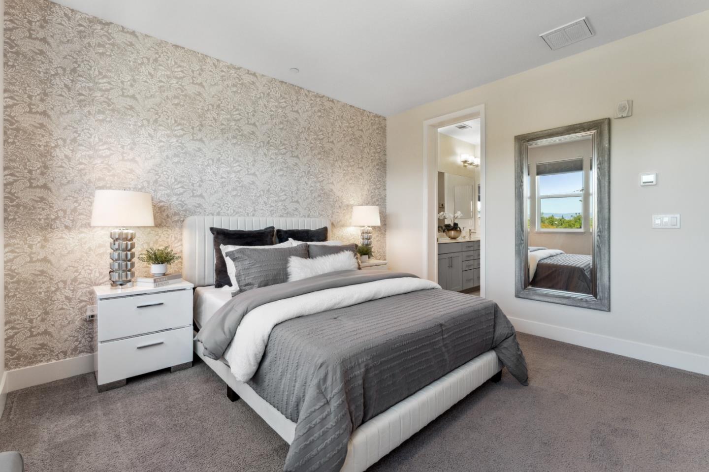 Detail Gallery Image 29 of 43 For 820 E Duane Ave #3,  Sunnyvale,  CA 94085 - 3 Beds | 3/1 Baths