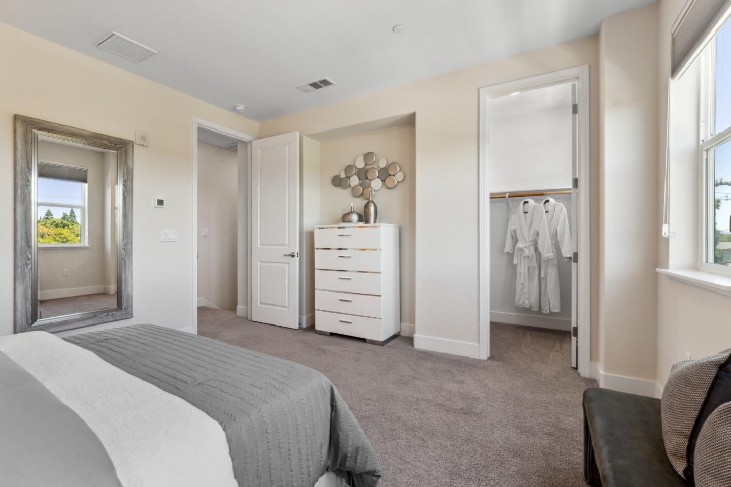 Detail Gallery Image 30 of 43 For 820 E Duane Ave #3,  Sunnyvale,  CA 94085 - 3 Beds | 3/1 Baths