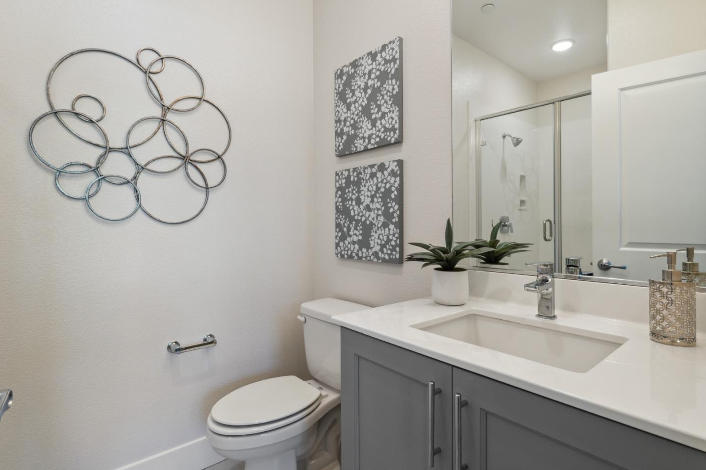 Detail Gallery Image 8 of 43 For 820 E Duane Ave #3,  Sunnyvale,  CA 94085 - 3 Beds | 3/1 Baths