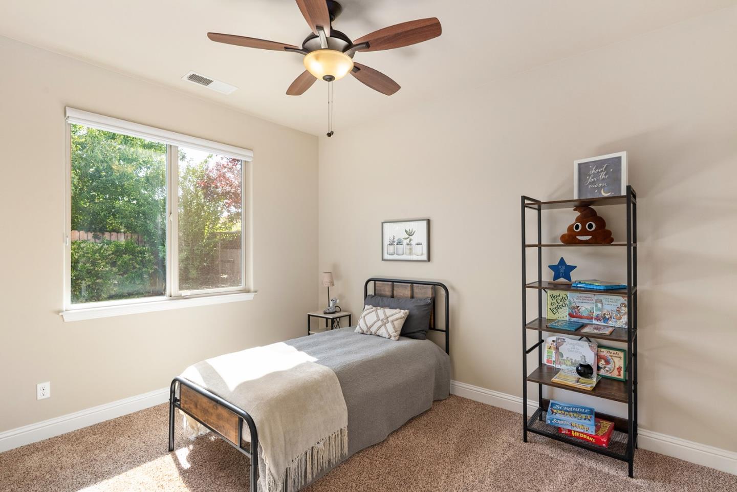 Detail Gallery Image 27 of 49 For 1993 Poppy View Ter, Chico,  CA 95928 - 3 Beds | 2 Baths