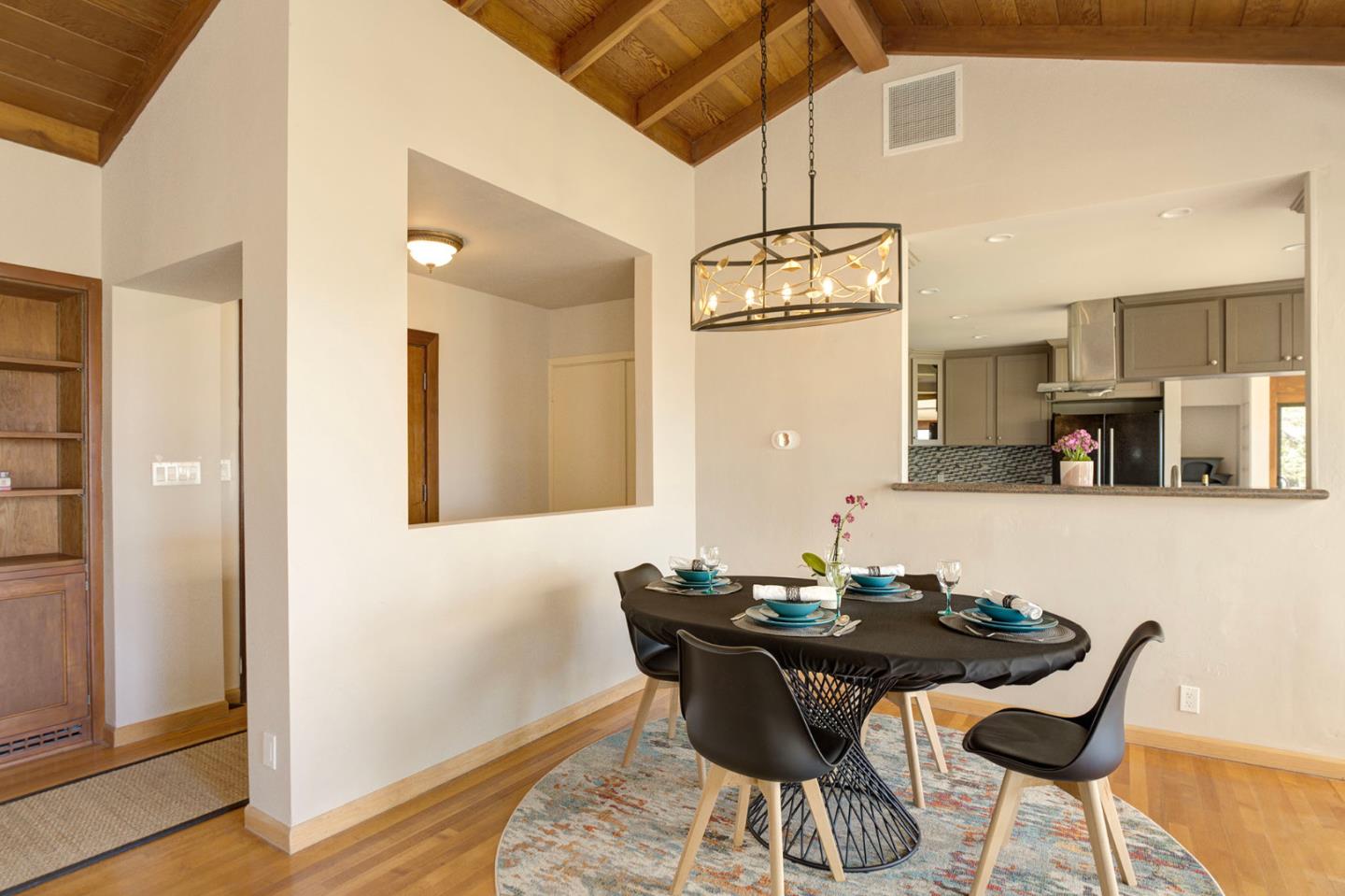 Detail Gallery Image 11 of 34 For 4113 Crest Rd, Pebble Beach,  CA 93953 - 3 Beds | 2/1 Baths