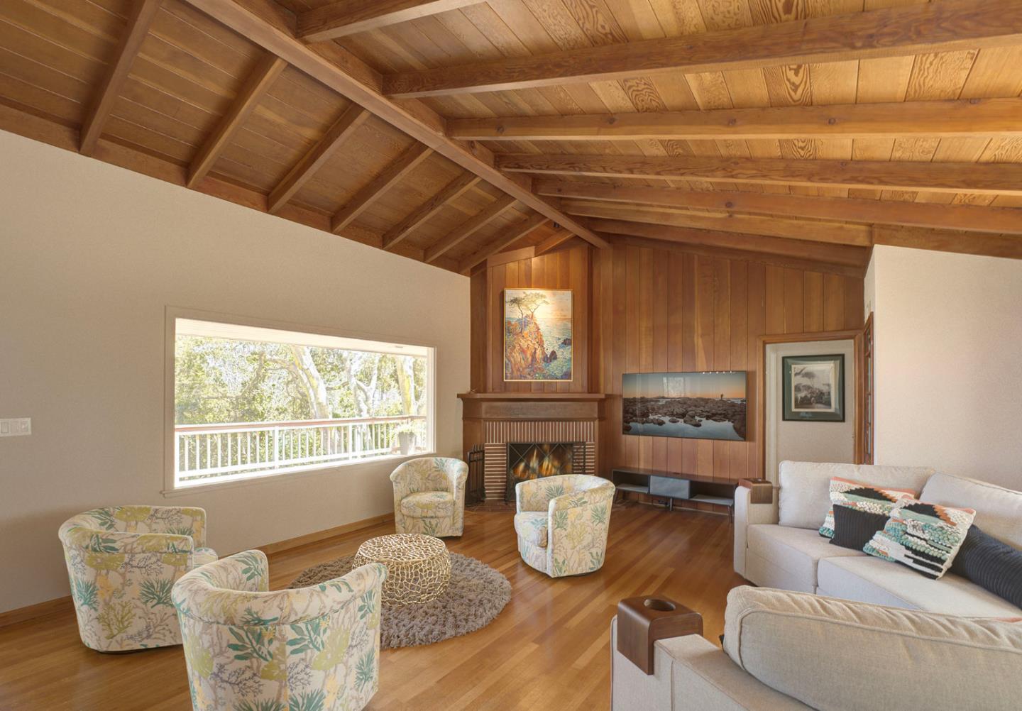 Detail Gallery Image 15 of 34 For 4113 Crest Rd, Pebble Beach,  CA 93953 - 3 Beds | 2/1 Baths