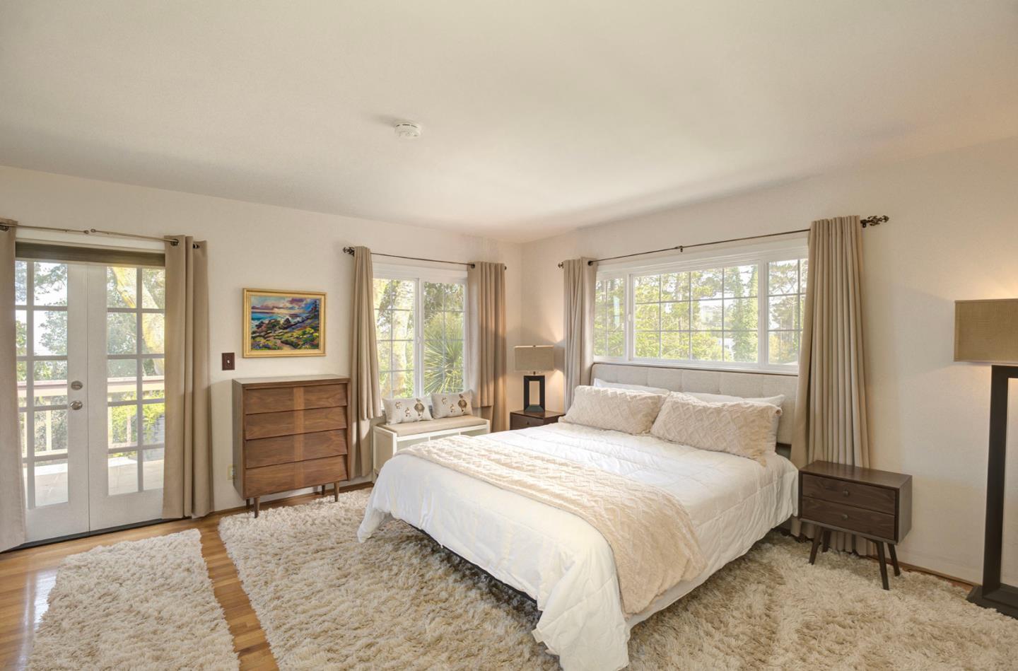 Detail Gallery Image 16 of 34 For 4113 Crest Rd, Pebble Beach,  CA 93953 - 3 Beds | 2/1 Baths