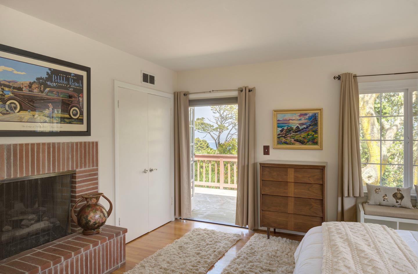 Detail Gallery Image 19 of 34 For 4113 Crest Rd, Pebble Beach,  CA 93953 - 3 Beds | 2/1 Baths